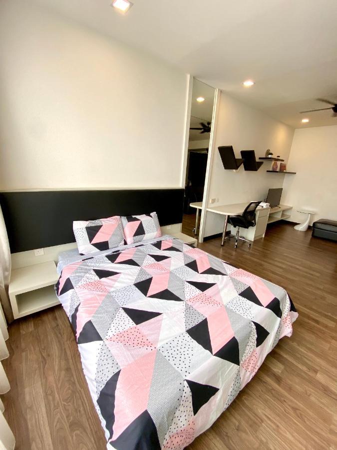 Landmark Residence 2, Studio For 2 Pax, High Floor, Nice View, Free Parking, Budget Stay กาจัง ภายนอก รูปภาพ