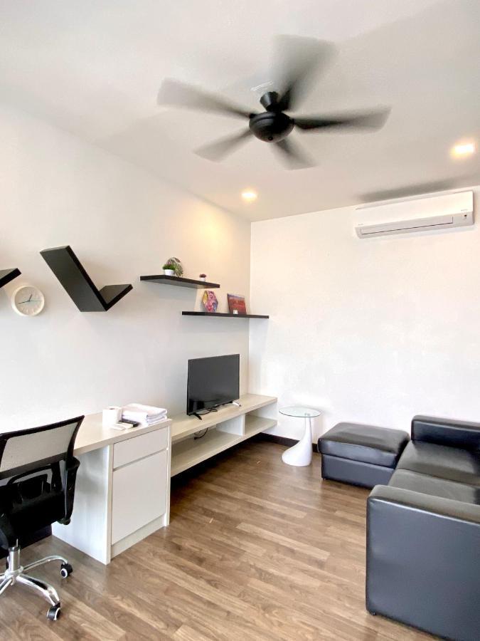 Landmark Residence 2, Studio For 2 Pax, High Floor, Nice View, Free Parking, Budget Stay กาจัง ภายนอก รูปภาพ